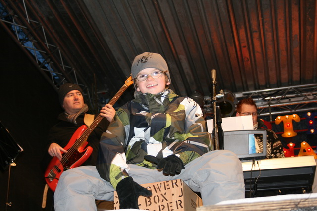 gal/2010/2010 Saitentwist Steeler Weihnachtsmarkt 1.12.mit 2. Klassen Steeler Rott/2010 Saitentwist Steeler Weihnachtsmarkt 1.12. mit 2.Klassen Steeler Rott (13).jpg